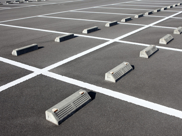 駐車場の白線(ライン引き)　駐車場のアップ