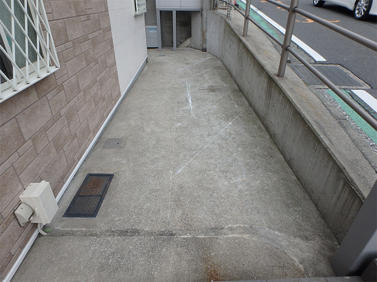白線ライン施工+文字施工+パーキングブロック設置 神奈川県2
