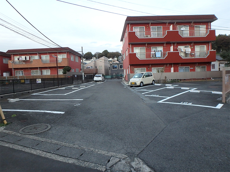 白線ライン施工+パーキングブロック設置 神奈川県2